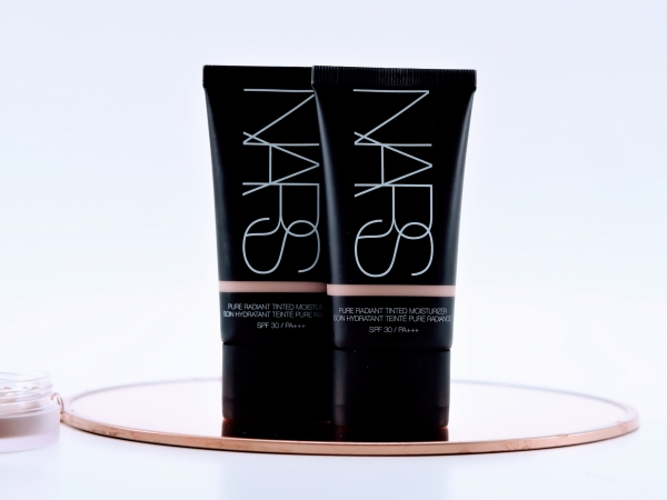 Le Soin Hydratant Teinté Pure Radiant de Nars, pourquoi l'essayer, c'est l'adopter? Mon test et avis