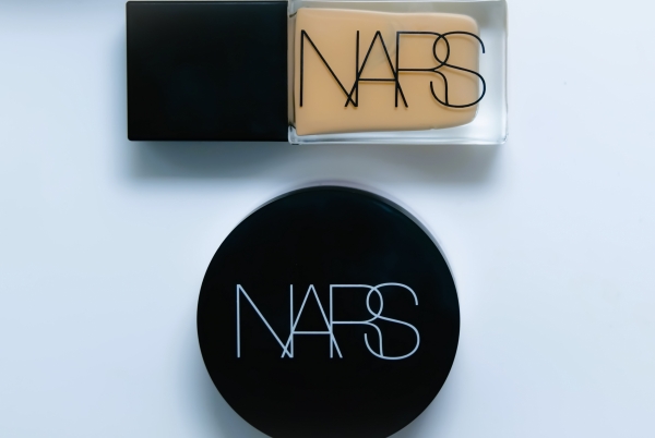 Fond De Teint NARS Réfléchissant La Lumière - Teinte BARCELONA Medium 4 - 30 Ml Neuf