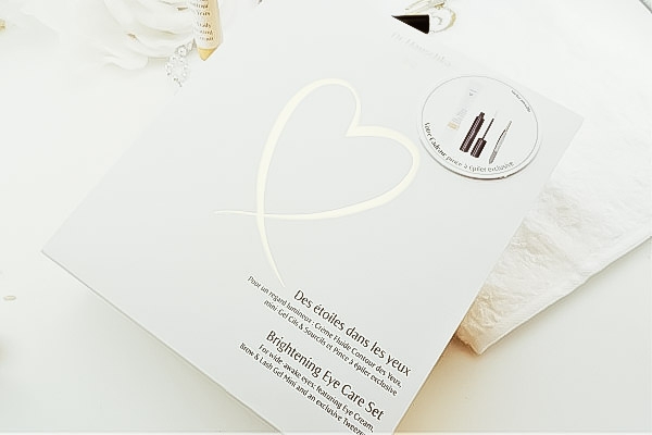 Dr. Hauschka s'invite à Noël : leur Coffret Des Étoiles dans les Yeux pour nous en mettre plein la vue!