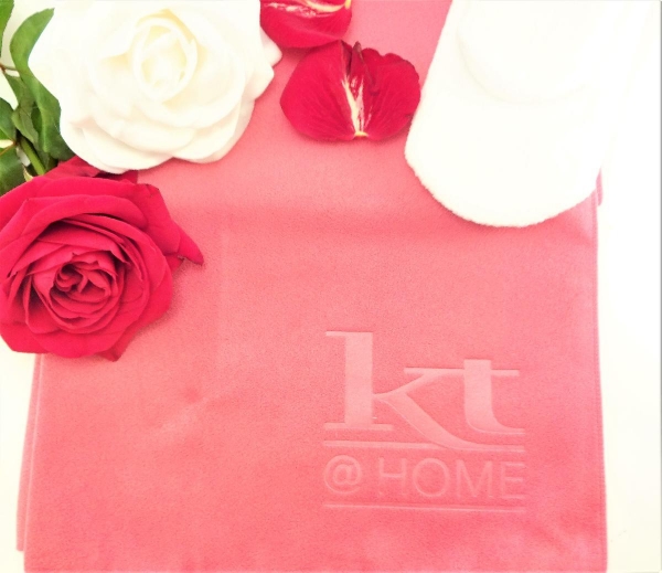 KT@HOME: Mes DémaquiGants, un nouveau geste beauté!