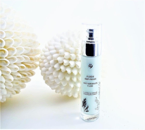 Les bienfaits de la mer avec la marque française Science et Mer: Leur Fluide Anti-Rides aux Algues! Une source d'hydratation